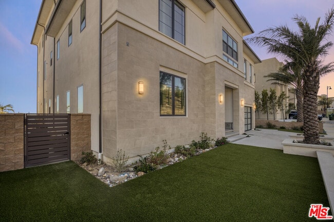 Building Photo - 20248 Willoughby Ln