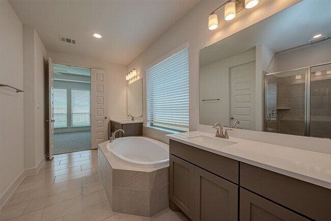 Building Photo - 30223 Gold Finch Pl