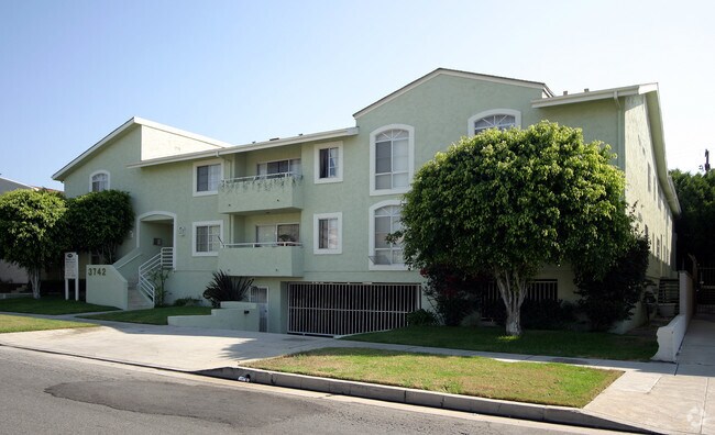 Building Photo - 3742 Hughes Ave