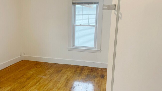 Building Photo - 73-75 Wallingford Ave