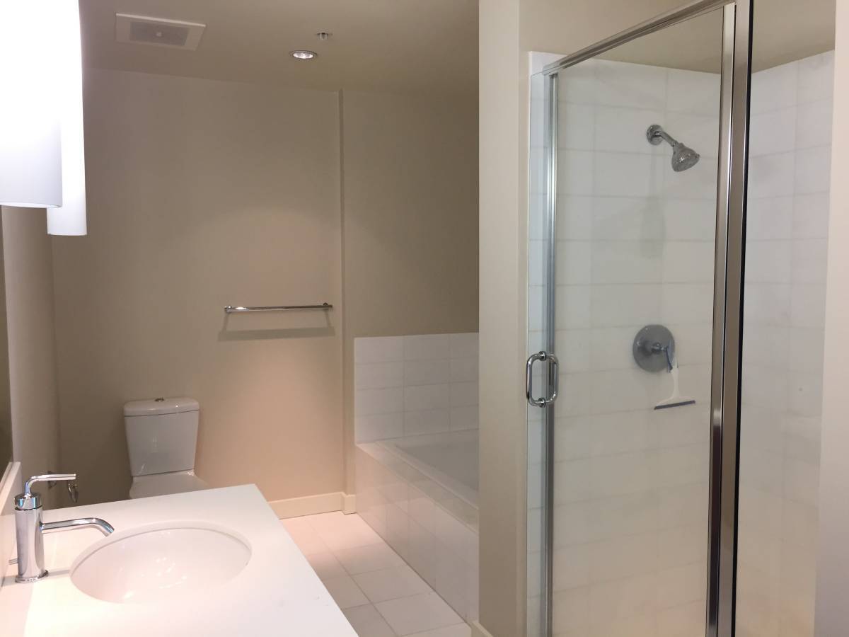 master bathroom - 3601 S River Pky
