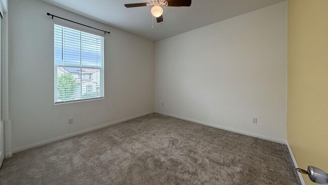 Building Photo - 1685 Camellia Ln