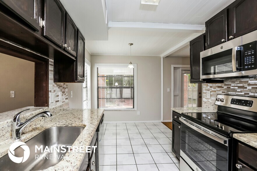 Building Photo - 1932 Tindaro Dr