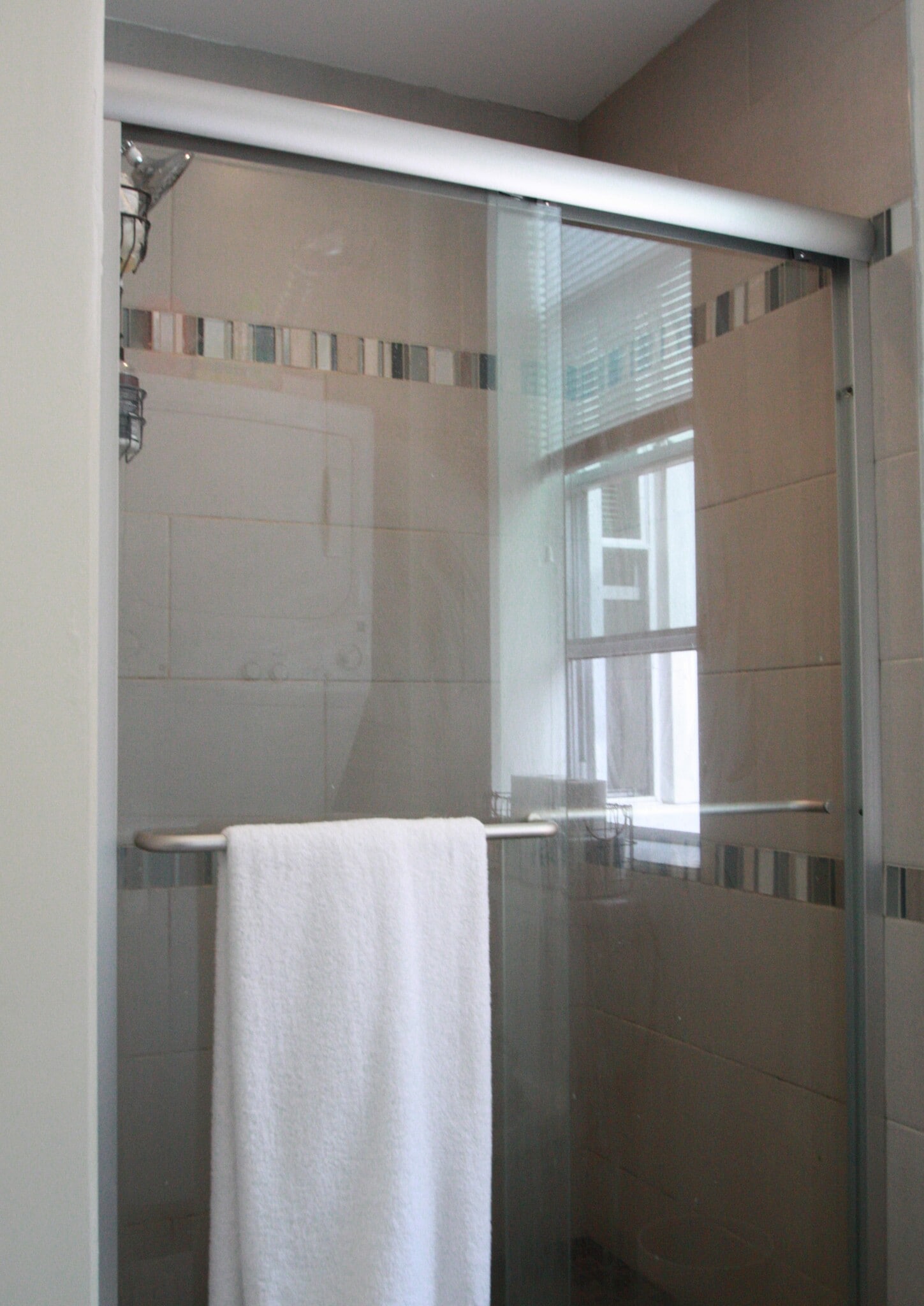 Oversized glass shower - 317 6th S St
