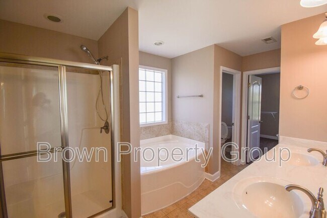 Building Photo - 6023 Daybrook Ct