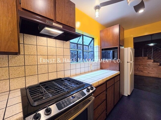 Building Photo - 1330 Ximeno Ave