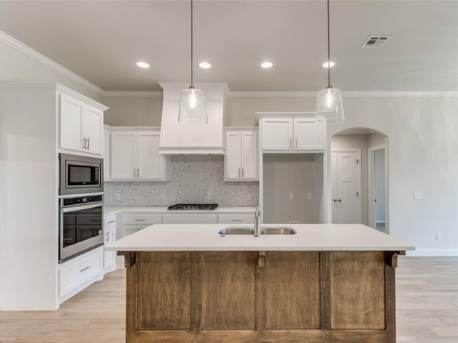 Building Photo - You Could Call This Beautiful 4-Bed, 2-Bat...