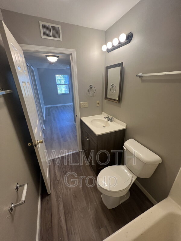 Building Photo - 1320 Millerwood Dr