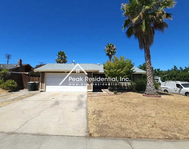 Building Photo - Cute Florin Area 3bd/2ba House with 2 Car ...