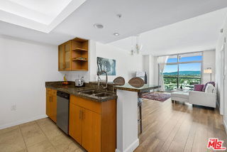 Building Photo - 13700 Marina Pointe Dr