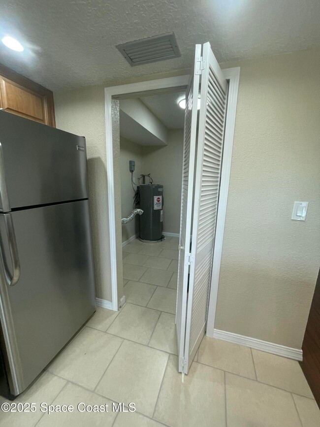Building Photo - 503 Summerset Ct