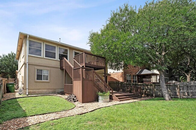 Building Photo - 1806 Rosenborough Ln N