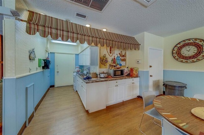 Building Photo - 361 S McMullen Booth Rd