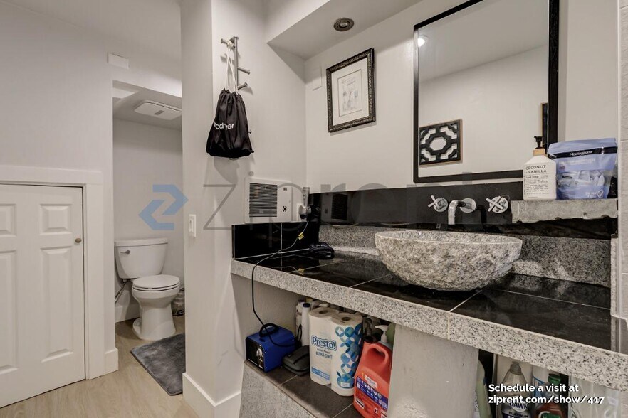 Building Photo - 17363 Park Ave