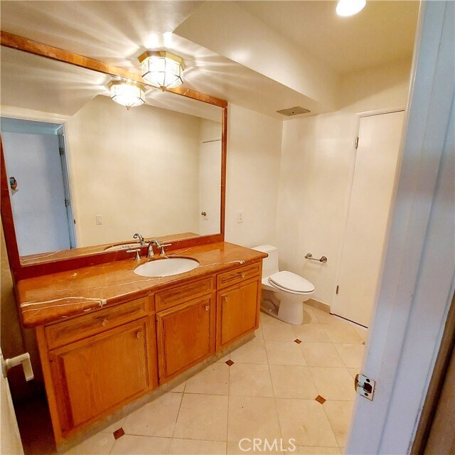 Building Photo - 16545 Park Ln Cir