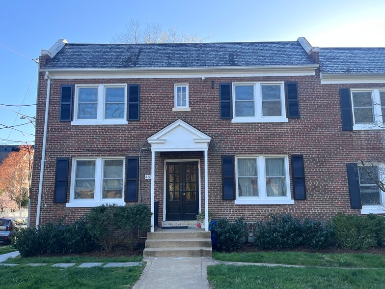 Primary Photo - 4834 Reservoir Rd NW