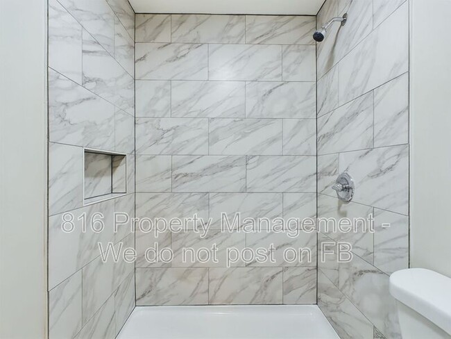 Building Photo - 6724 Sycamore Ave