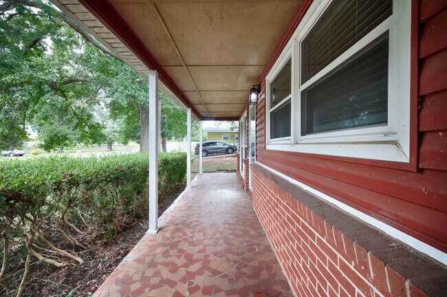 Building Photo - 4210 Toftoy Dr SW
