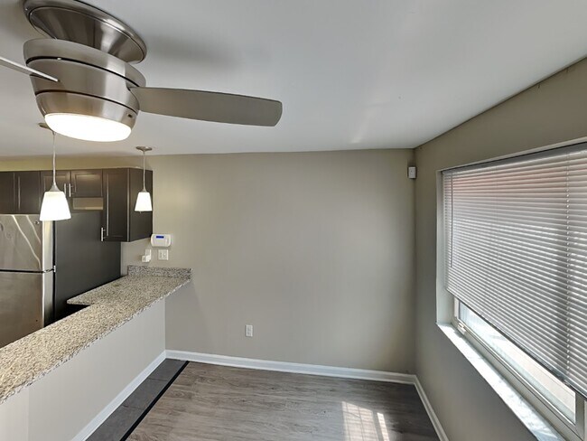 Building Photo - Lantern Square Apartments-A3