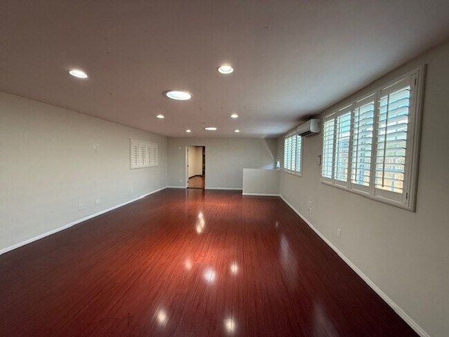 Building Photo - 334 Roanoke Rd
