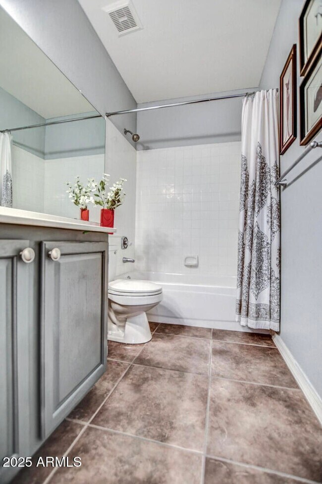 Building Photo - 11760 E Clinton St