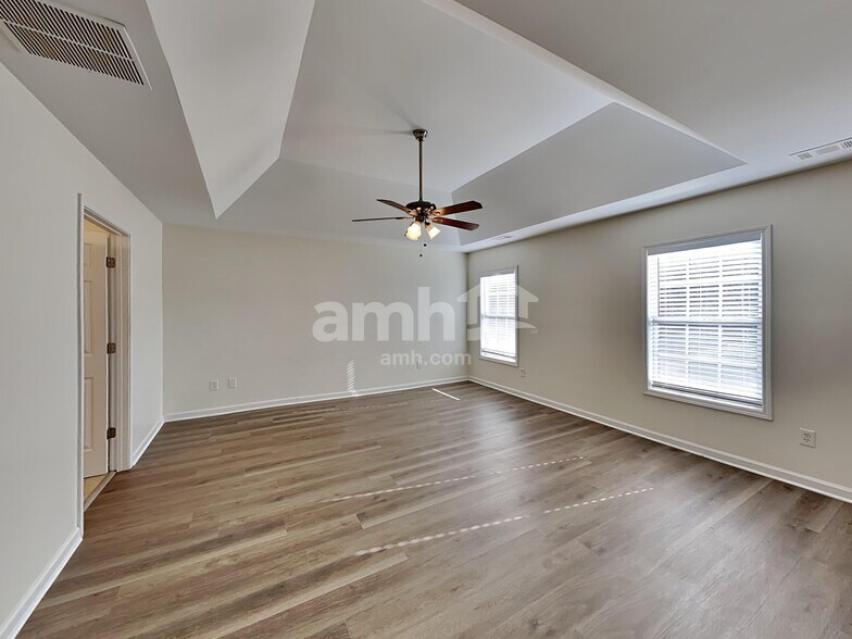 Building Photo - 811 Buffington Way