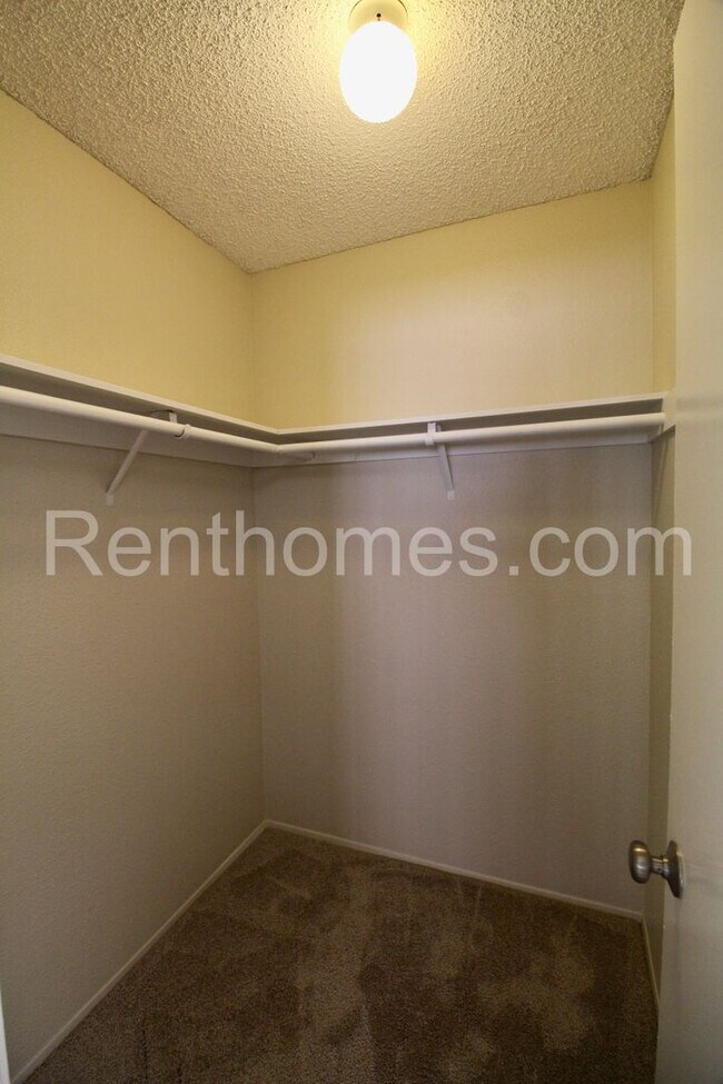 Building Photo - 6747 Friars Rd