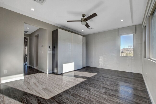 Building Photo - 6005 Andezano Dr