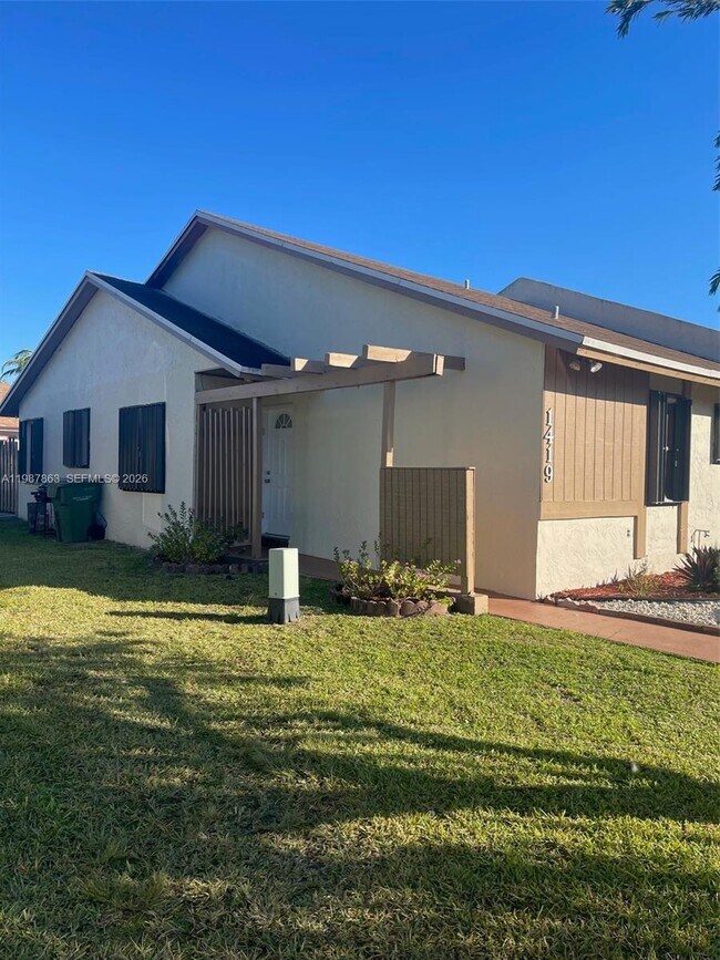 Building Photo - 1419 Yellowthroat St