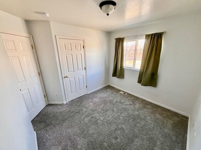 Building Photo - 2048 N Boysenberry Dr