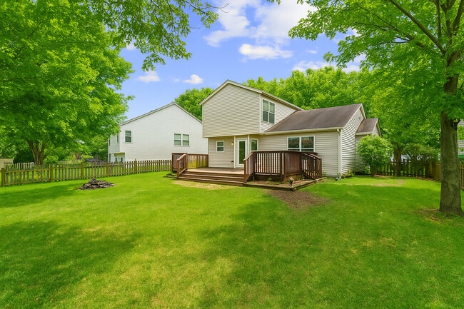 Building Photo - 1940 Somerset Ct