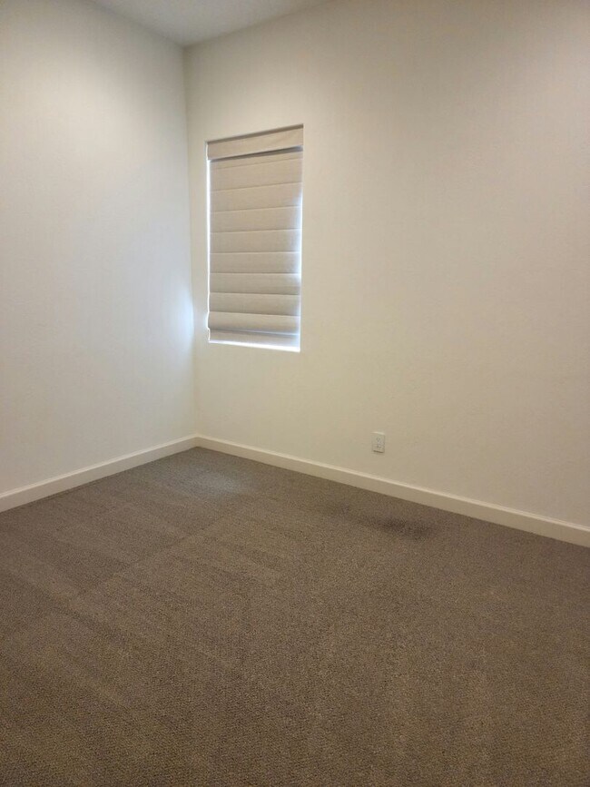 Building Photo - Modern 3-Bed, 2-Bath Home in Rio Rancho’s ...