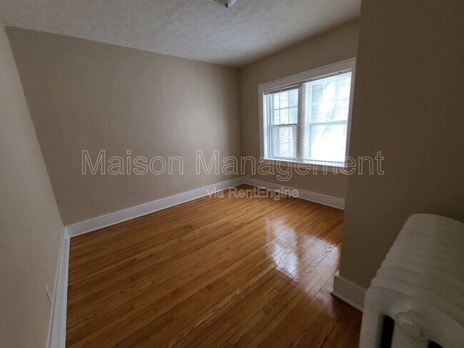 Building Photo - 693 Park Ave