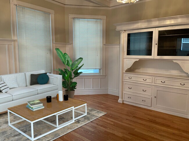 Hardwood Floors and Built in Cabinets - 1551 Franklin St