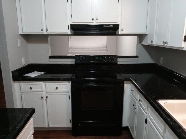 Building Photo - 6615 S Zunis Ave #2602