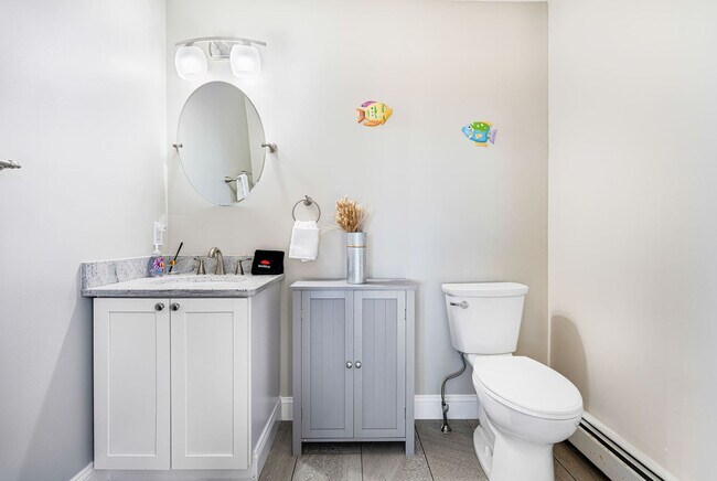 Building Photo - 12 Epping Ave