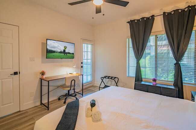 Building Photo - 7900 E Princess Dr