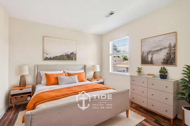 Building Photo - Comfortable Living Near Greenway Access