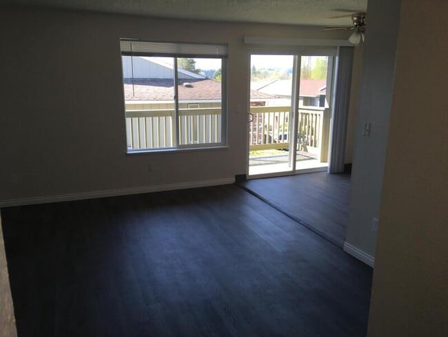 Building Photo - 11555 SW 88th Ave