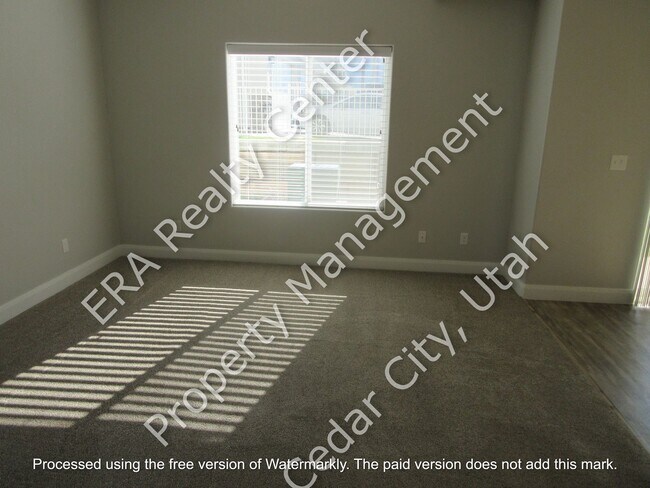 Building Photo - ** Move-in Discount ** 3 bed 2.5 bath - Newer townhome in the heart of Cedar City