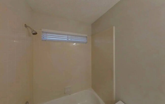 Building Photo - 2604 Country Creek Ln