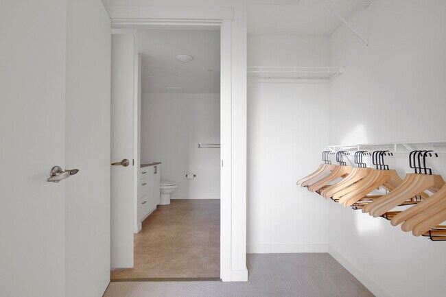 Building Photo - 330 3rd Ave W