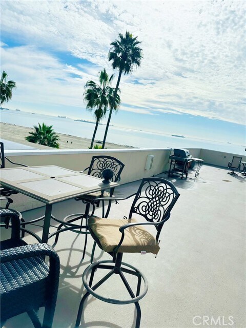 Building Photo - 1174 E Ocean Blvd