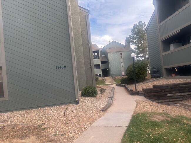 Building Photo - 14160 E Temple Dr