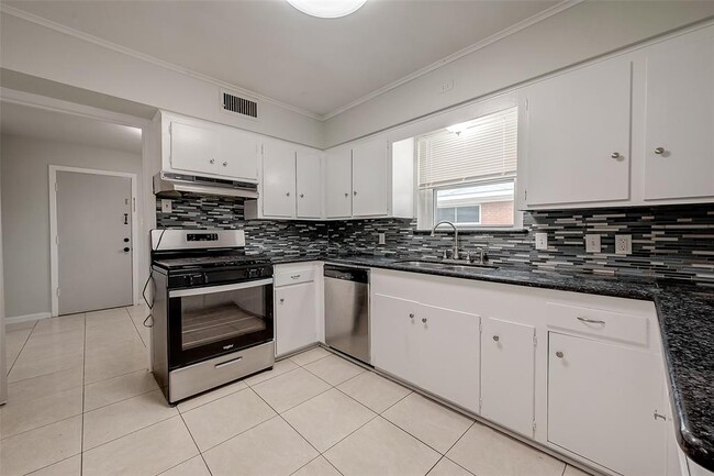 Building Photo - 4115 Mischire Dr