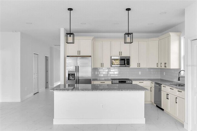 Building Photo - 17135 SW 41st Ct