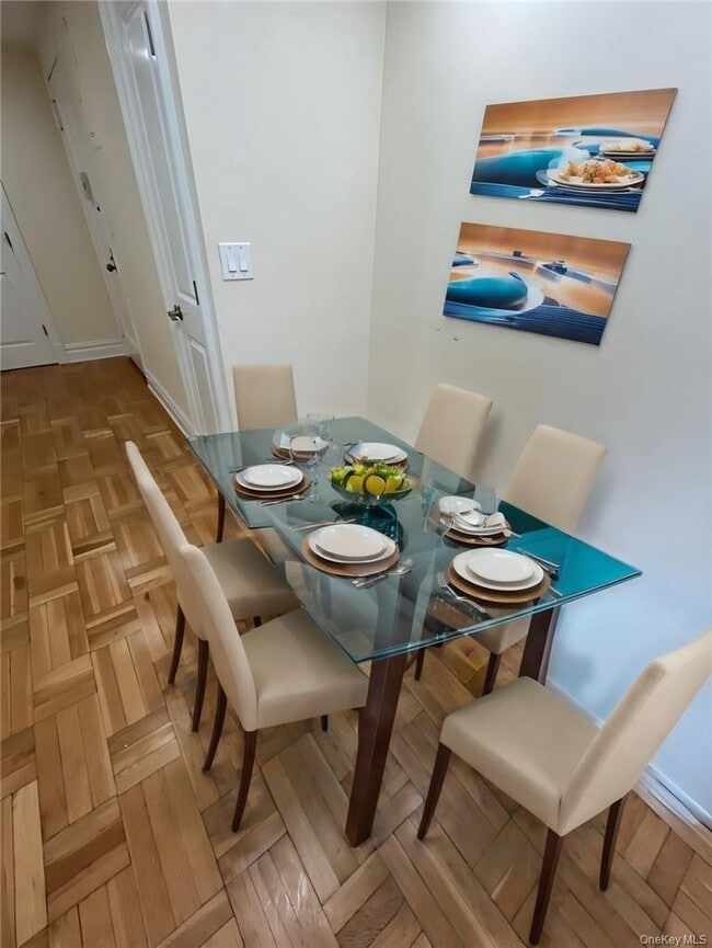 Building Photo - 210 Pelham Rd