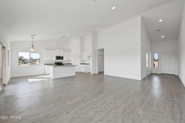 Building Photo - 12459 W Cabrillo Dr