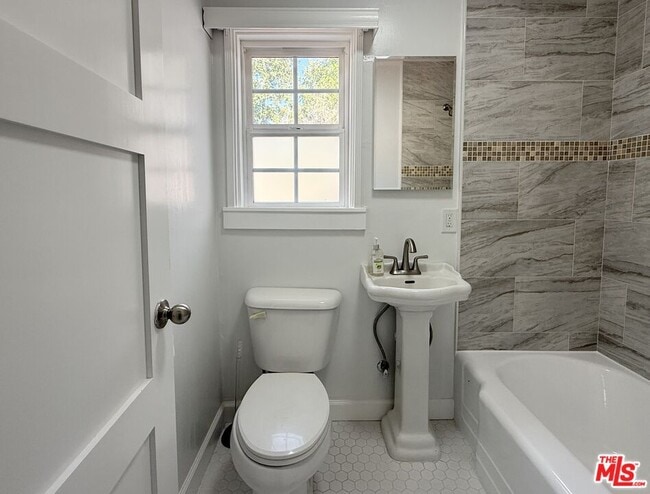 Building Photo - 5510 Beck Ave