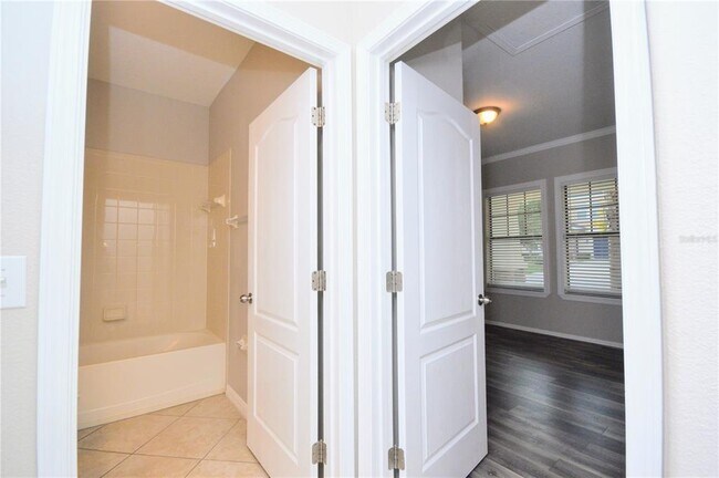 Building Photo - 11061 Little Blue Heron Dr